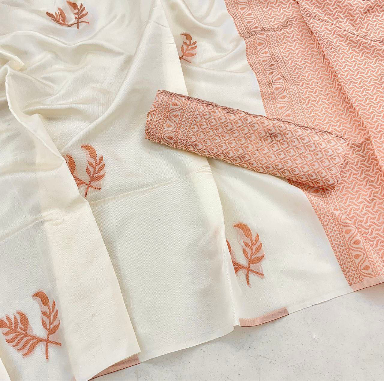 Rich Jacquard Linen Slub Saree
