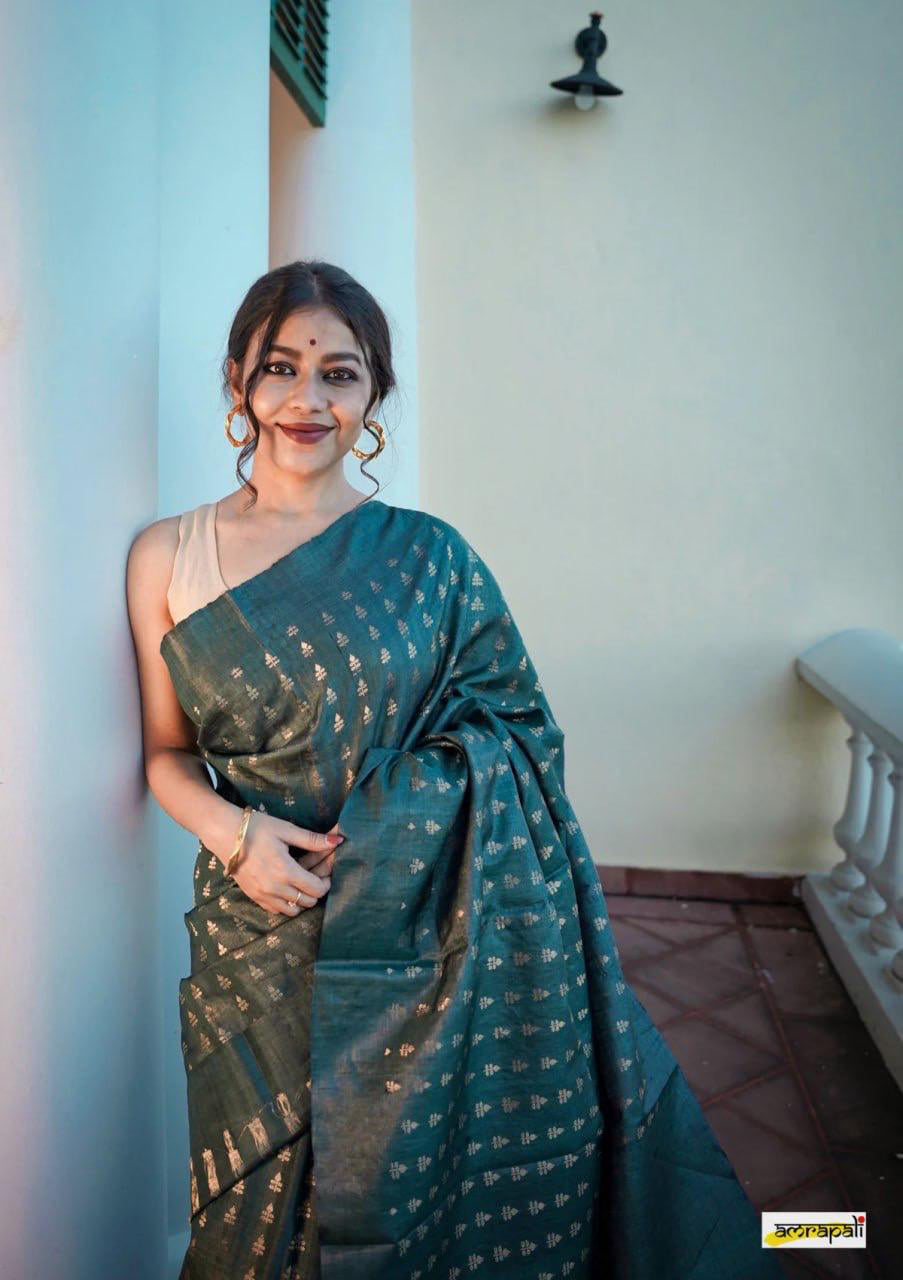 Traditional Zari Motif Silk Saree